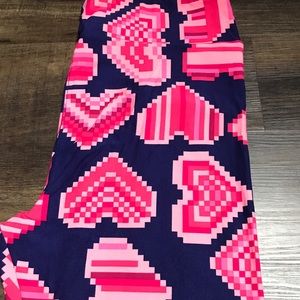 LuLaRoe Valentine’s Day Leggings NWT hearts
